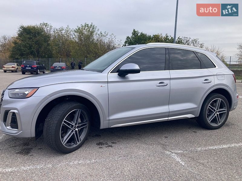 Внедорожник / Кроссовер Audi Q5 2021 в Днепре
