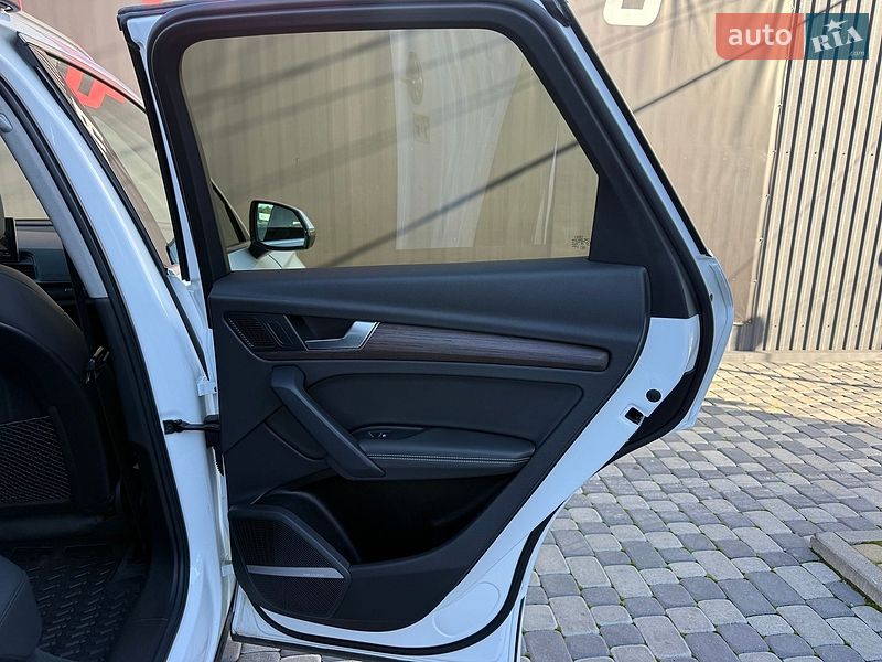 Внедорожник / Кроссовер Audi Q5 2021 в Львове