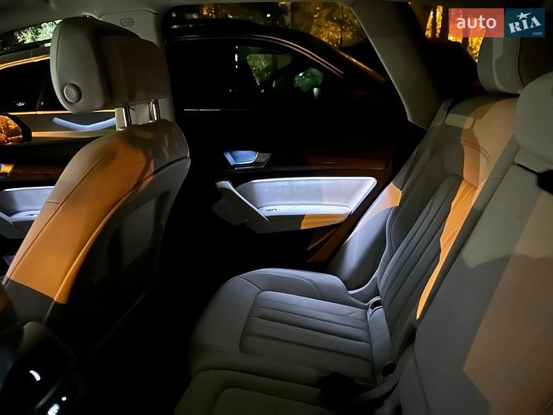 Внедорожник / Кроссовер Audi Q5 2022 в Черновцах