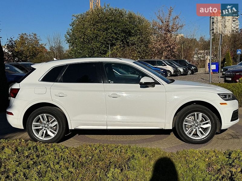 Позашляховик / Кросовер Audi Q5 2020 в Львові