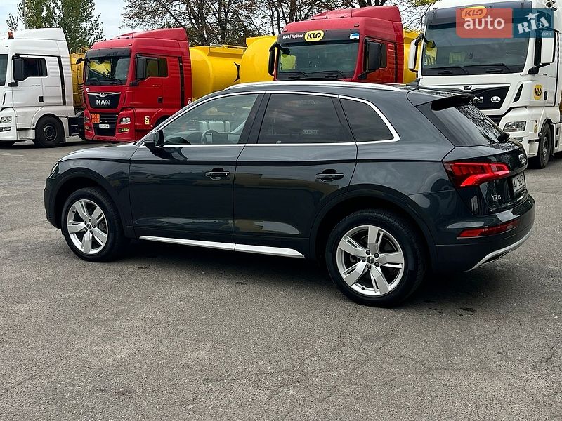 Позашляховик / Кросовер Audi Q5 2017 в Василькові