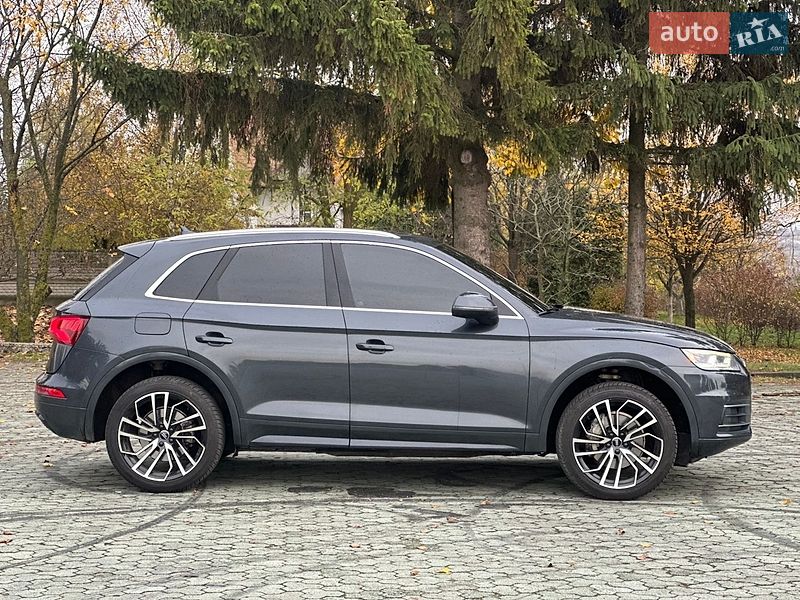 Внедорожник / Кроссовер Audi Q5 2019 в Дубно