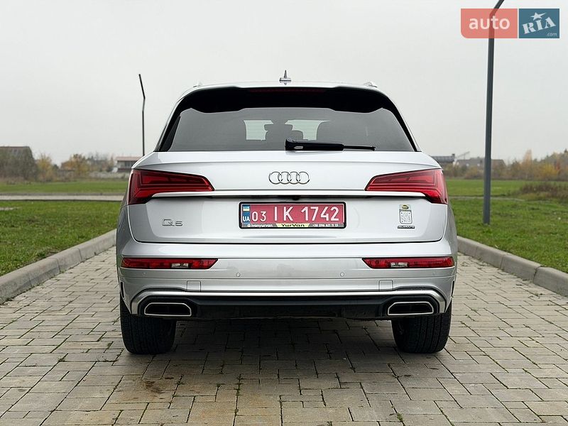 Внедорожник / Кроссовер Audi Q5 2022 в Ровно