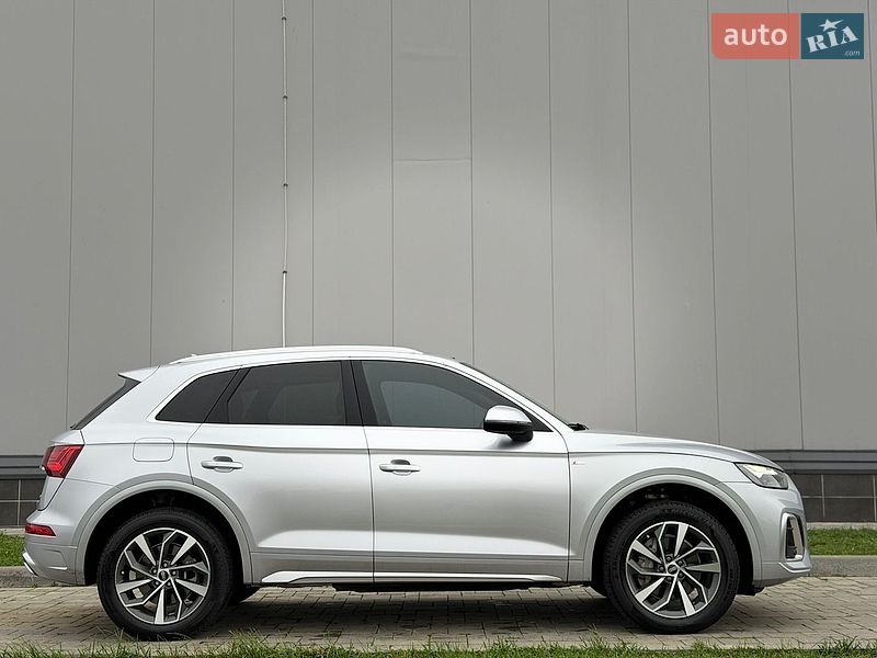 Внедорожник / Кроссовер Audi Q5 2022 в Ровно