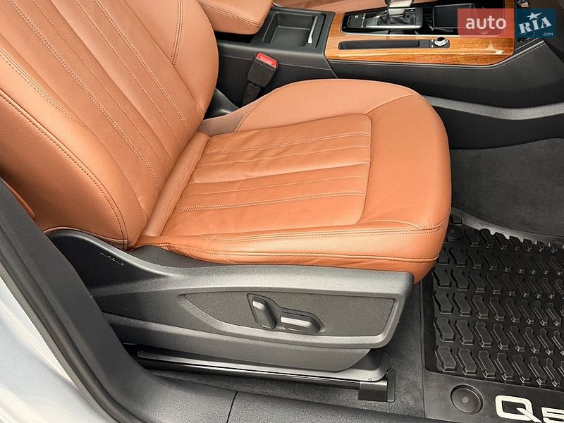 Внедорожник / Кроссовер Audi Q5 2022 в Ровно