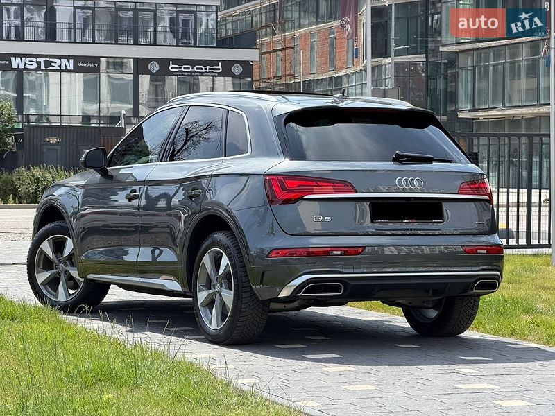 Внедорожник / Кроссовер Audi Q5 2020 в Ужгороде