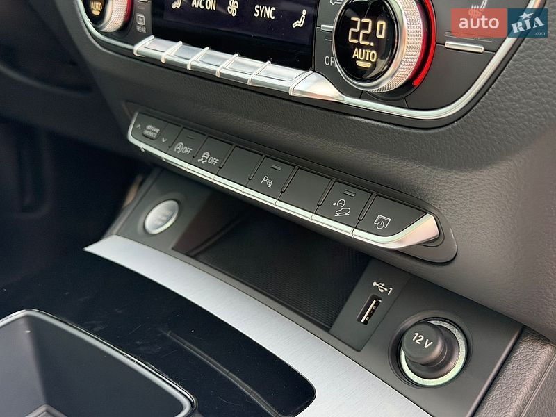 Внедорожник / Кроссовер Audi Q5 2020 в Ужгороде