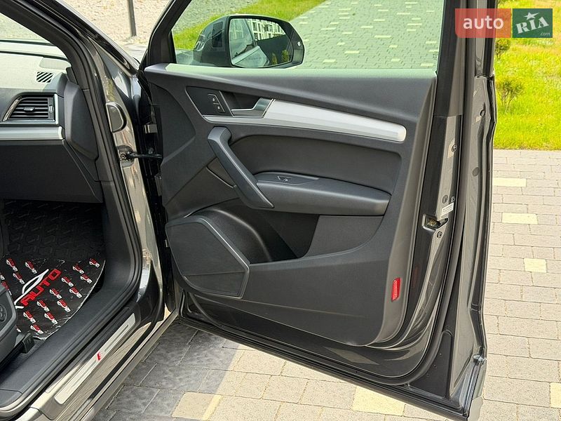 Внедорожник / Кроссовер Audi Q5 2020 в Ужгороде