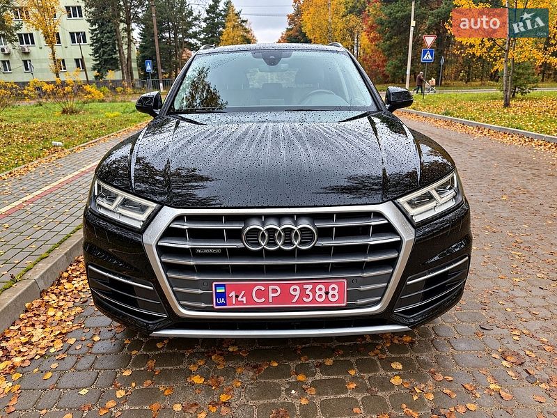Внедорожник / Кроссовер Audi Q5 2018 в Новояворовске