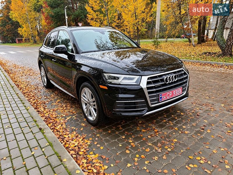 Внедорожник / Кроссовер Audi Q5 2018 в Новояворовске