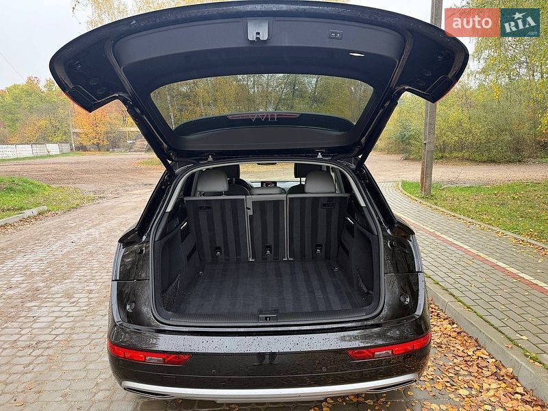 Внедорожник / Кроссовер Audi Q5 2018 в Новояворовске