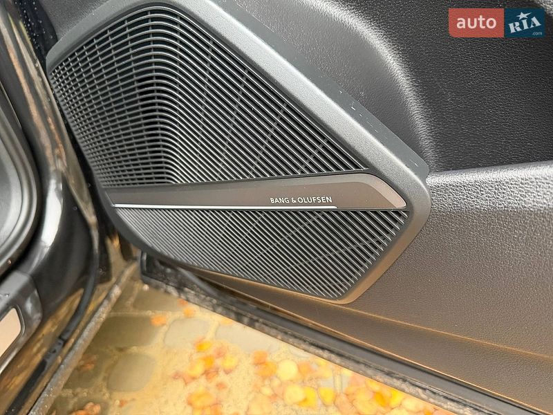 Внедорожник / Кроссовер Audi Q5 2018 в Новояворовске