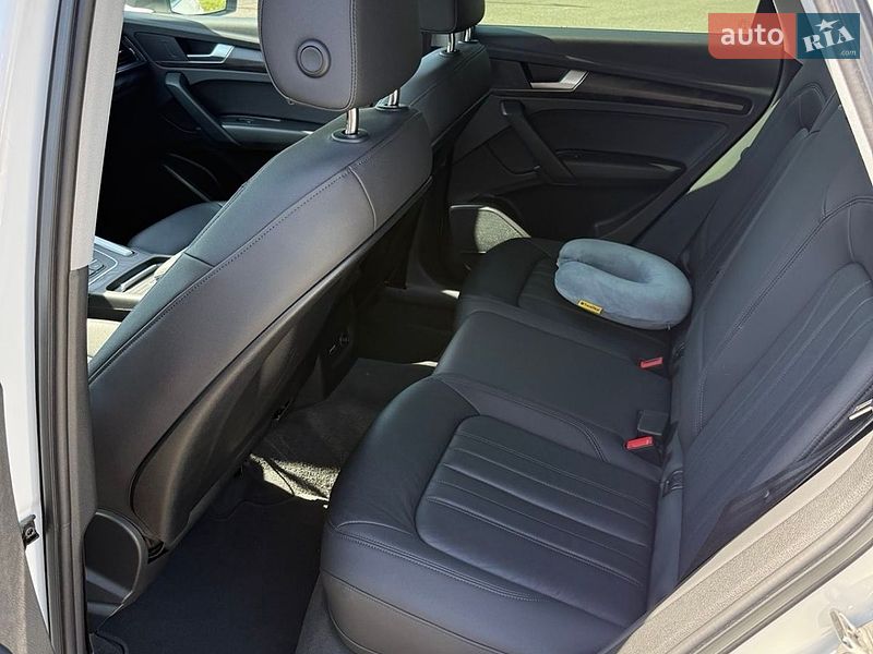Внедорожник / Кроссовер Audi Q5 2021 в Киеве