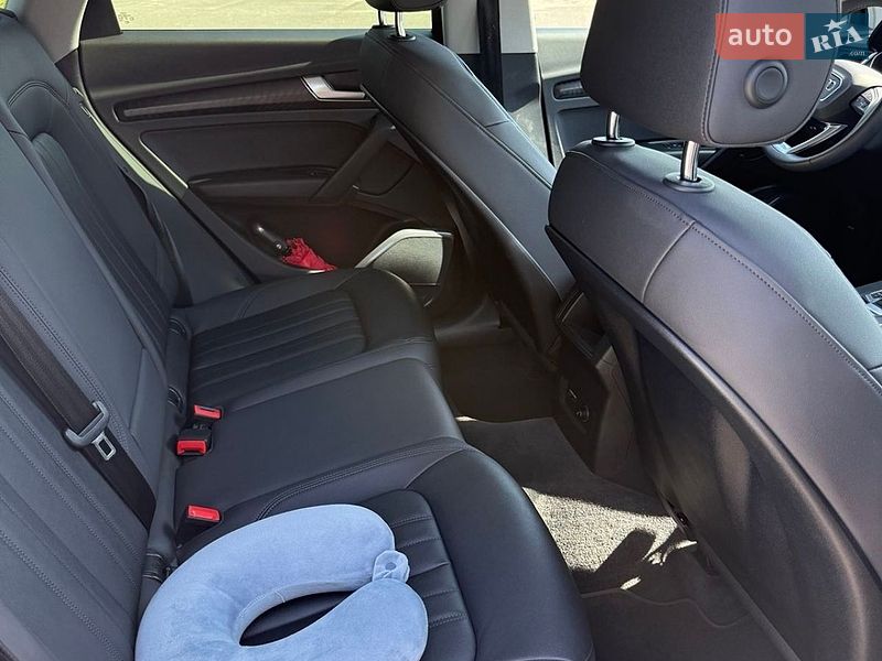 Внедорожник / Кроссовер Audi Q5 2021 в Киеве