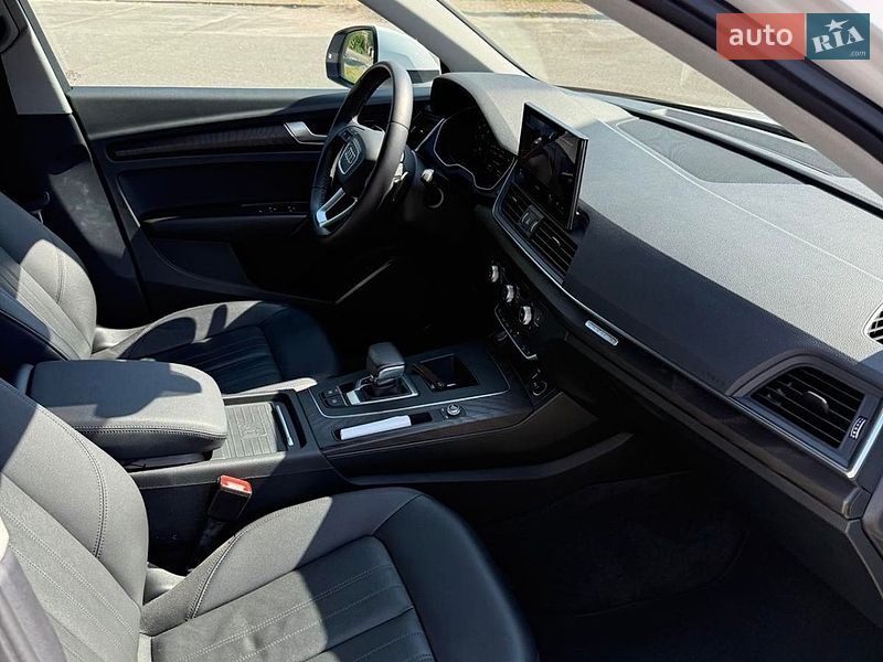 Внедорожник / Кроссовер Audi Q5 2021 в Киеве