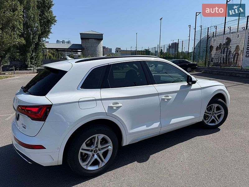 Внедорожник / Кроссовер Audi Q5 2021 в Киеве