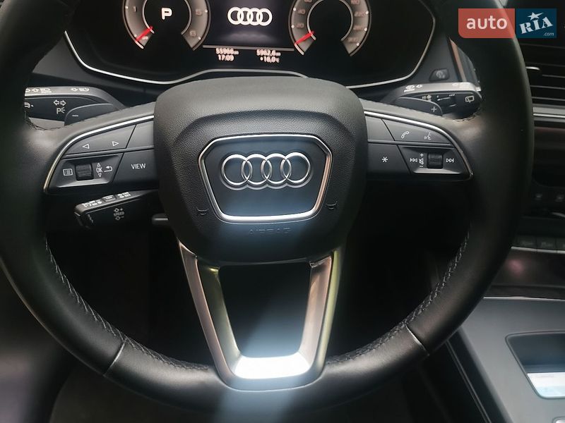 Внедорожник / Кроссовер Audi Q5 2021 в Киеве