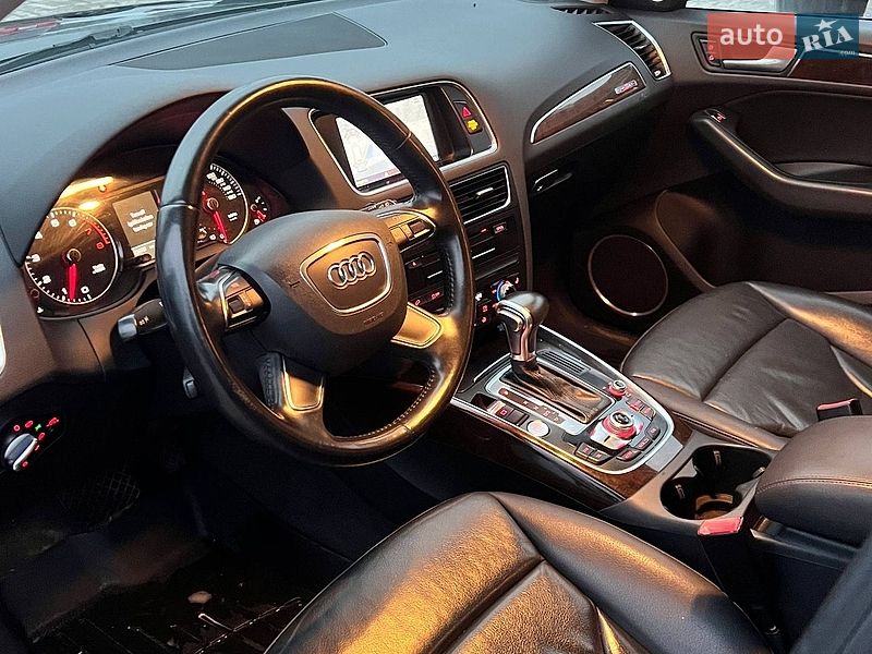 Позашляховик / Кросовер Audi Q5 2012 в Бобрику