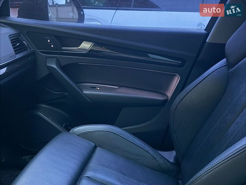 Внедорожник / Кроссовер Audi Q5 2017 в Полтаве