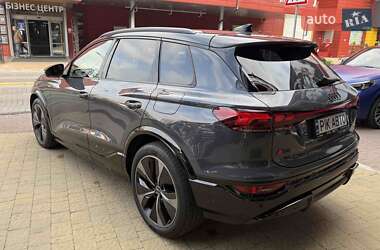Позашляховик / Кросовер Audi Q6 e-tron 2024 в 