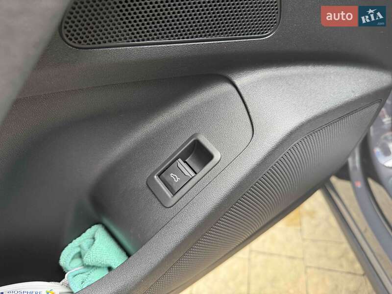 Внедорожник / Кроссовер Audi Q6 e-tron 2024 в Львове