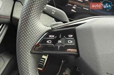 Позашляховик / Кросовер Audi Q6 e-tron 2024 в 