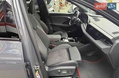 Позашляховик / Кросовер Audi Q6 e-tron 2024 в 