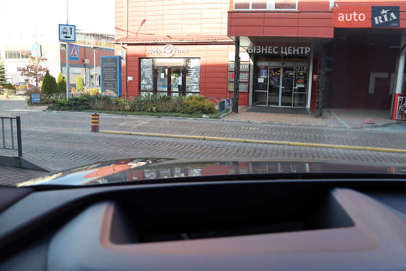 Позашляховик / Кросовер Audi Q6 e-tron 2024 в Львові