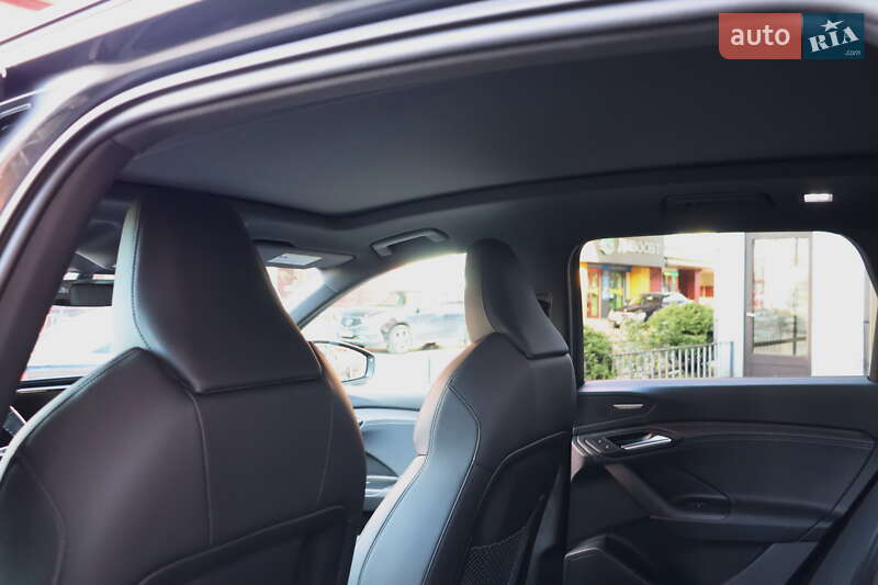 Позашляховик / Кросовер Audi Q6 e-tron 2024 в Львові