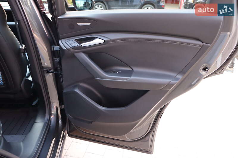 Позашляховик / Кросовер Audi Q6 e-tron 2024 в Львові