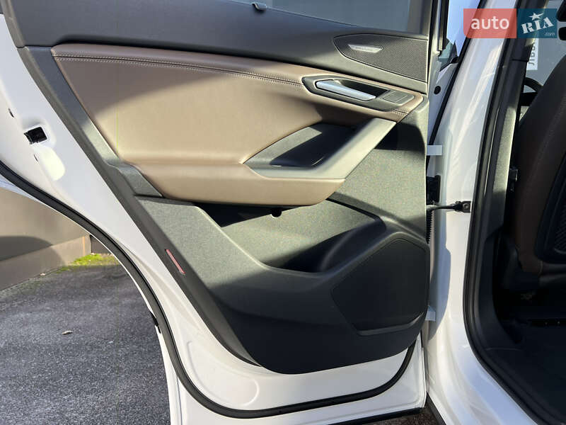 Внедорожник / Кроссовер Audi Q6 e-tron 2025 в Львове