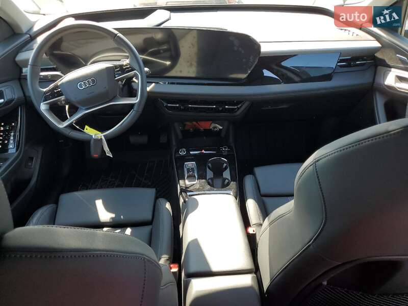 Внедорожник / Кроссовер Audi Q6 e-tron 2025 в Ивано-Франковске