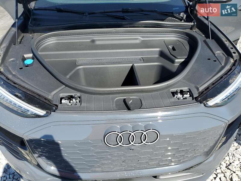 Внедорожник / Кроссовер Audi Q6 e-tron 2025 в Ивано-Франковске