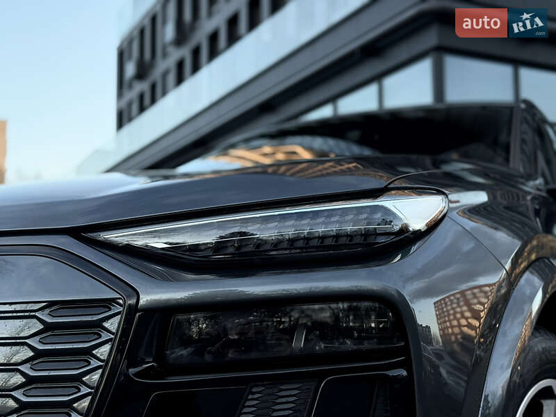 Внедорожник / Кроссовер Audi Q6 e-tron 2024 в Львове