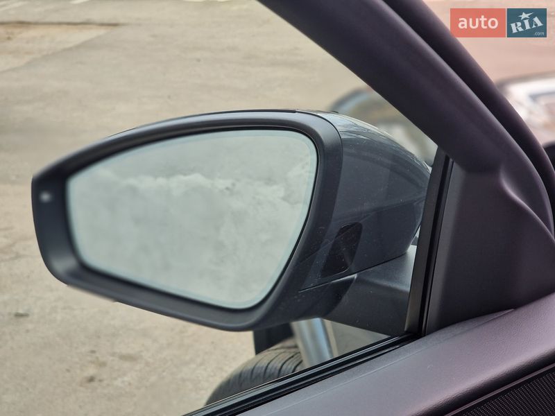 Внедорожник / Кроссовер Audi Q6 e-tron 2024 в Одессе