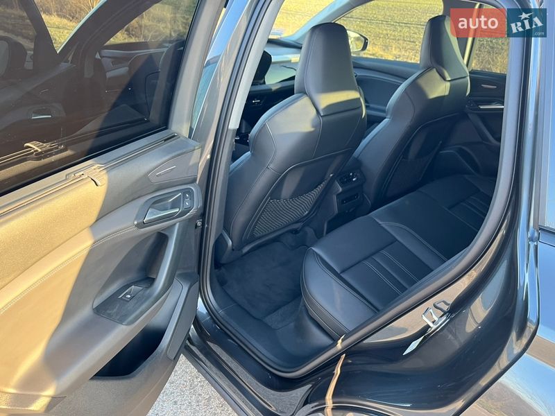 Внедорожник / Кроссовер Audi Q6 e-tron 2025 в Львове