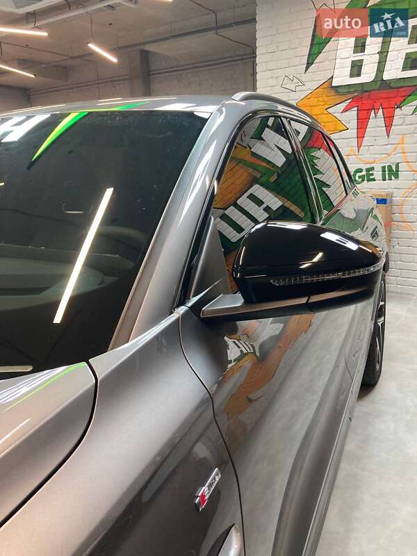 Внедорожник / Кроссовер Audi Q6L e-tron 2025 в Львове