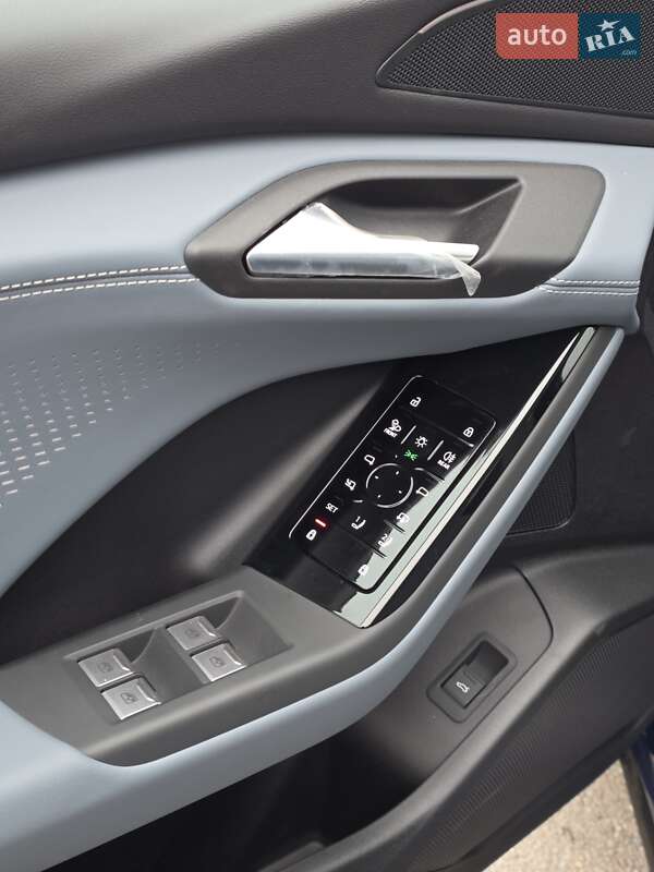 Внедорожник / Кроссовер Audi Q6L e-tron 2025 в Киеве