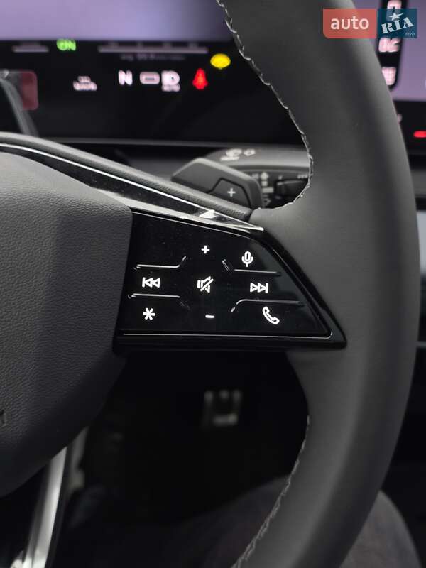 Внедорожник / Кроссовер Audi Q6L e-tron 2025 в Киеве