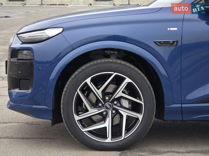 Внедорожник / Кроссовер Audi Q6L e-tron 2025 в Киеве