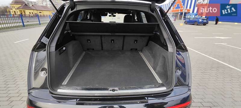 Позашляховик / Кросовер Audi Q7 e-tron 2016 в Шептицькому