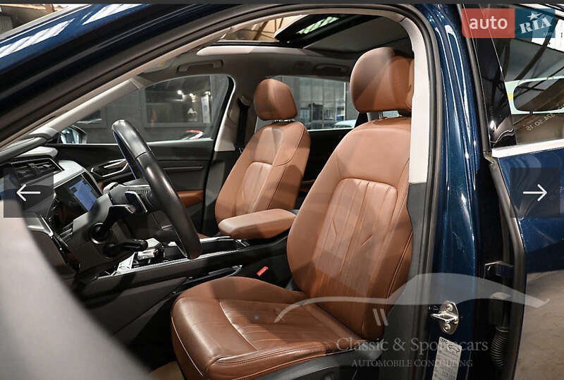 Позашляховик / Кросовер Audi Q7 e-tron 2019 в Львові