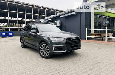 Позашляховик / Кросовер Audi Q7 e-tron 2017 в Львові