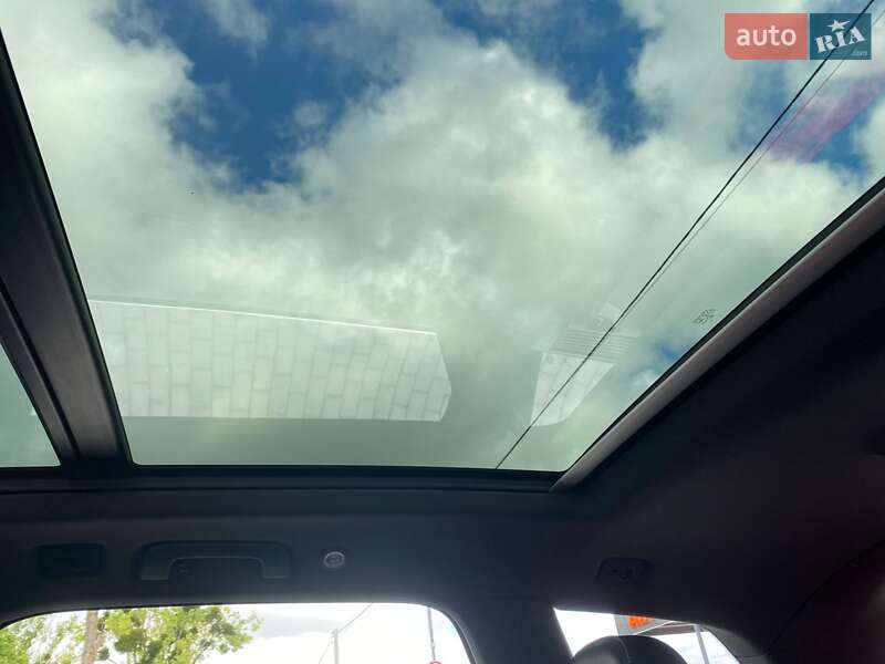 Минивэн Audi Q7 e-tron 2016 в Радехове