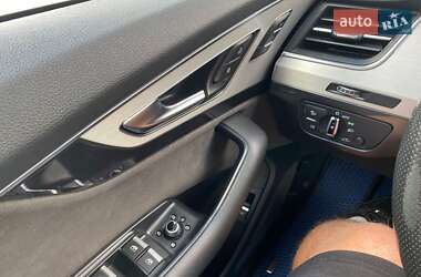 Минивэн Audi Q7 e-tron 2016 в 
