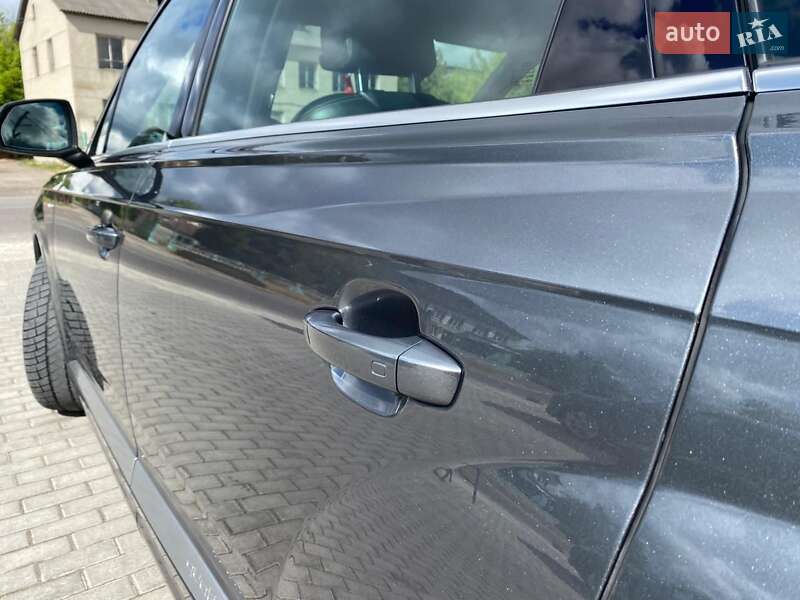 Минивэн Audi Q7 e-tron 2016 в Радехове