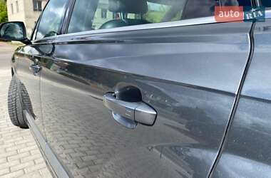 Минивэн Audi Q7 e-tron 2016 в 