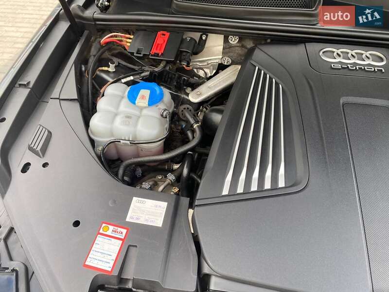 Минивэн Audi Q7 e-tron 2016 в Радехове