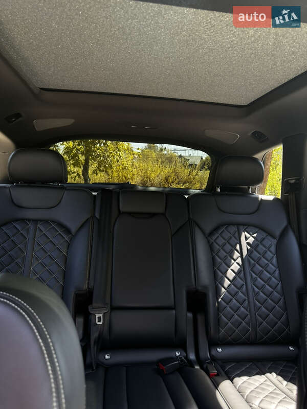 Позашляховик / Кросовер Audi Q7 e-tron 2017 в Івано-Франківську