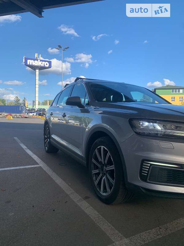 Внедорожник / Кроссовер Audi Q7 e-tron 2016 в Кривом Роге